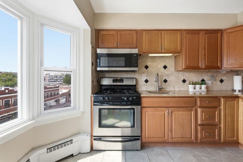 Tiny photo for 150 S Oak Park Avenue S #401, Oak Park, IL 60302 (MLS # 12666921)