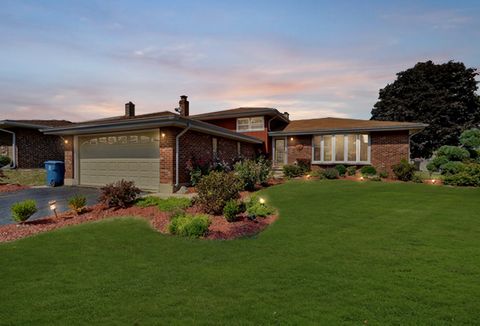 510 W Millns Court Addison IL 60101