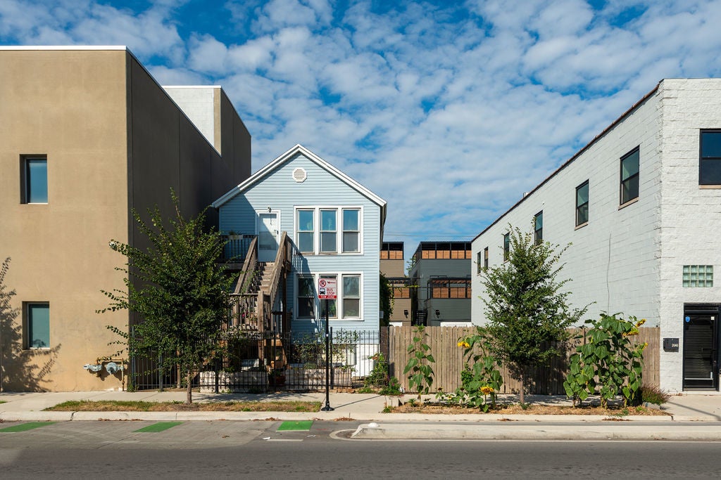 2048 W Grand Avenue