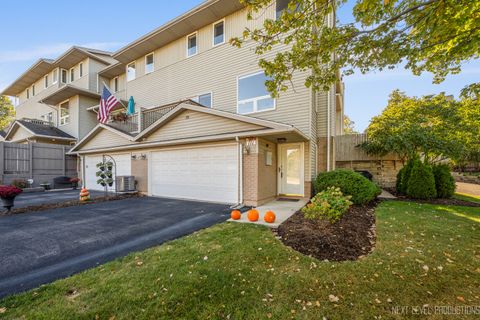 Photo of 479 River Bend Road #111, Naperville, IL 60540 (MLS # 12511590)