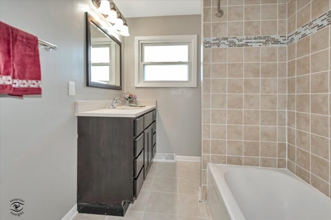 Tiny photo for 930 S Pine Street, New Lenox, IL 60451 (MLS # 12788274)
