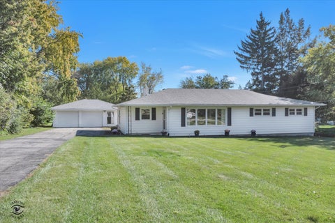 Photo of 930 S Pine Street, New Lenox, IL 60451 (MLS # 12788274)
