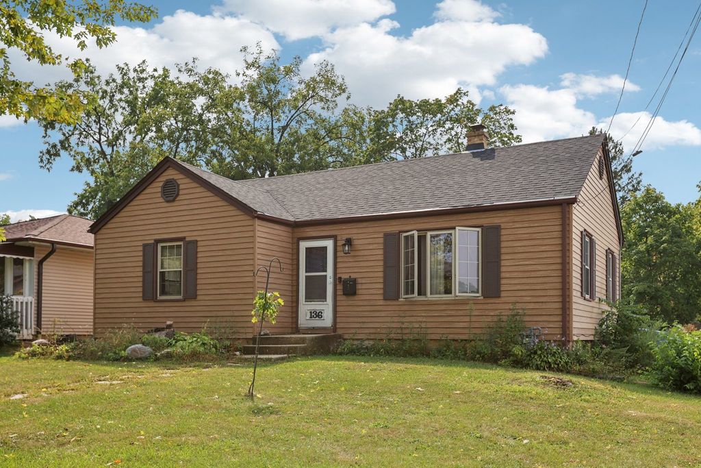 Photo for 136 Hubbard Court, Wauconda, IL 60084 (MLS # 12471157)