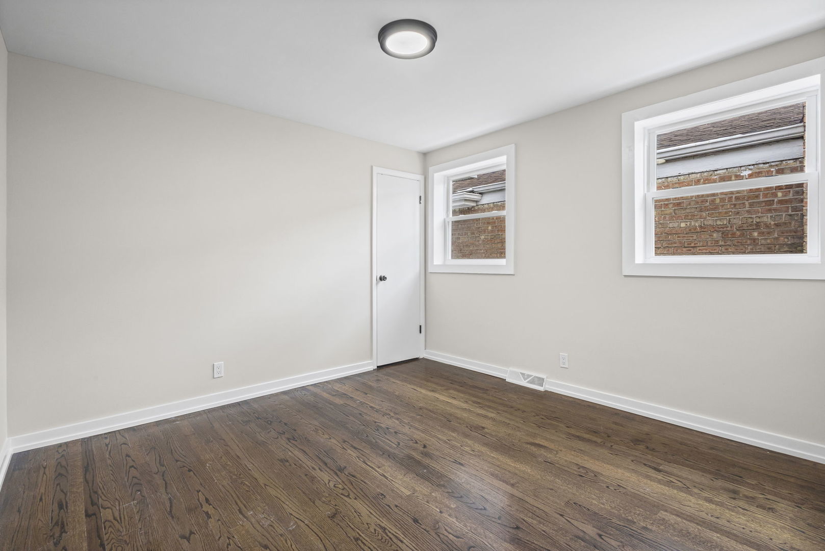 1723 W 75th Place
