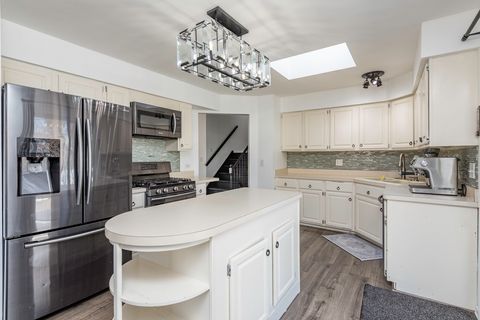 Tiny photo for 4232 Kenwood Avenue, Gurnee, IL 60031 (MLS # 12580009)