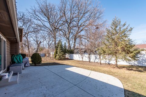 Tiny photo for 4232 Kenwood Avenue, Gurnee, IL 60031 (MLS # 12580009)