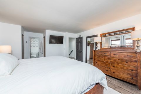 Tiny photo for 4232 Kenwood Avenue, Gurnee, IL 60031 (MLS # 12580009)