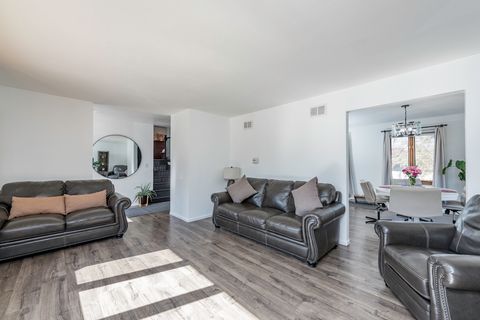 Tiny photo for 4232 Kenwood Avenue, Gurnee, IL 60031 (MLS # 12580009)