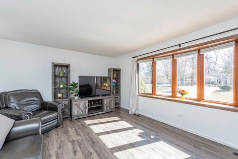 Tiny photo for 4232 Kenwood Avenue, Gurnee, IL 60031 (MLS # 12580009)