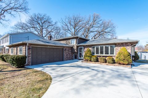 Photo of 4232 Kenwood Avenue, Gurnee, IL 60031 (MLS # 12580009)