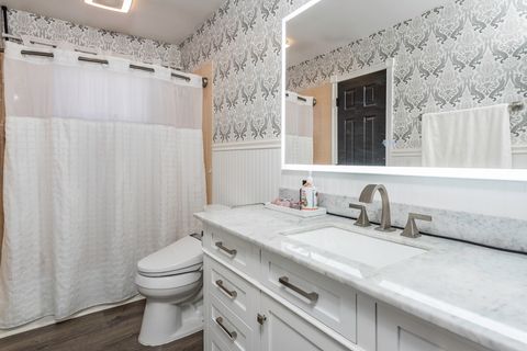 Tiny photo for 4232 Kenwood Avenue, Gurnee, IL 60031 (MLS # 12580009)