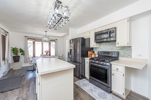 Tiny photo for 4232 Kenwood Avenue, Gurnee, IL 60031 (MLS # 12580009)