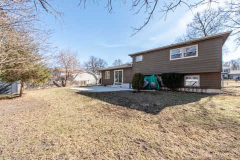 Tiny photo for 4232 Kenwood Avenue, Gurnee, IL 60031 (MLS # 12580009)