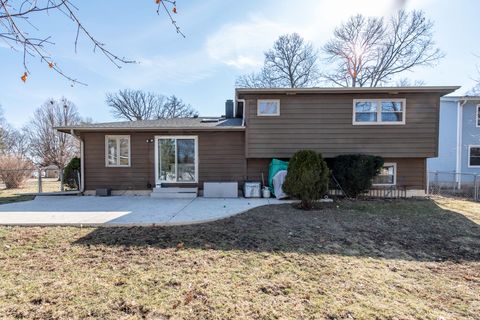 Tiny photo for 4232 Kenwood Avenue, Gurnee, IL 60031 (MLS # 12580009)