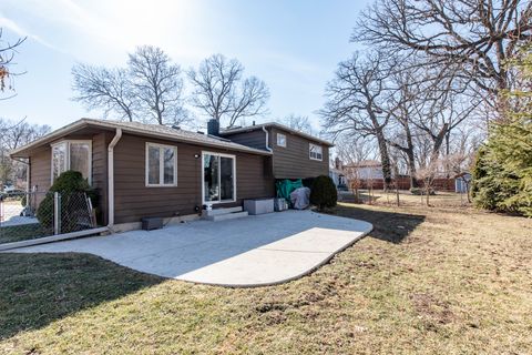 Tiny photo for 4232 Kenwood Avenue, Gurnee, IL 60031 (MLS # 12580009)