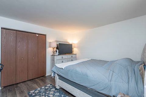 Tiny photo for 4232 Kenwood Avenue, Gurnee, IL 60031 (MLS # 12580009)