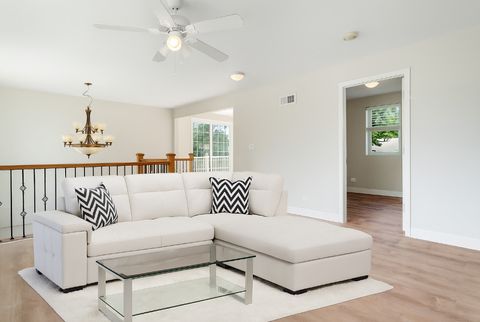 Tiny photo for 201 W Potomac Avenue, Lombard, IL 60148 (MLS # 12509583)