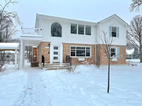 Tiny photo for 201 W Potomac Avenue, Lombard, IL 60148 (MLS # 12509583)