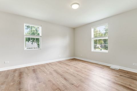 Tiny photo for 201 W Potomac Avenue, Lombard, IL 60148 (MLS # 12509583)