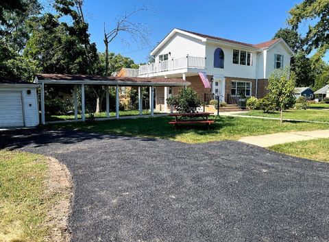 Tiny photo for 201 W Potomac Avenue, Lombard, IL 60148 (MLS # 12509583)