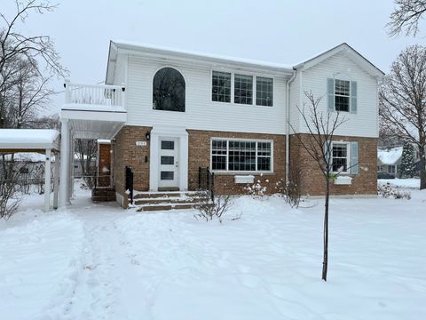 Tiny photo for 201 W Potomac Avenue, Lombard, IL 60148 (MLS # 12509583)