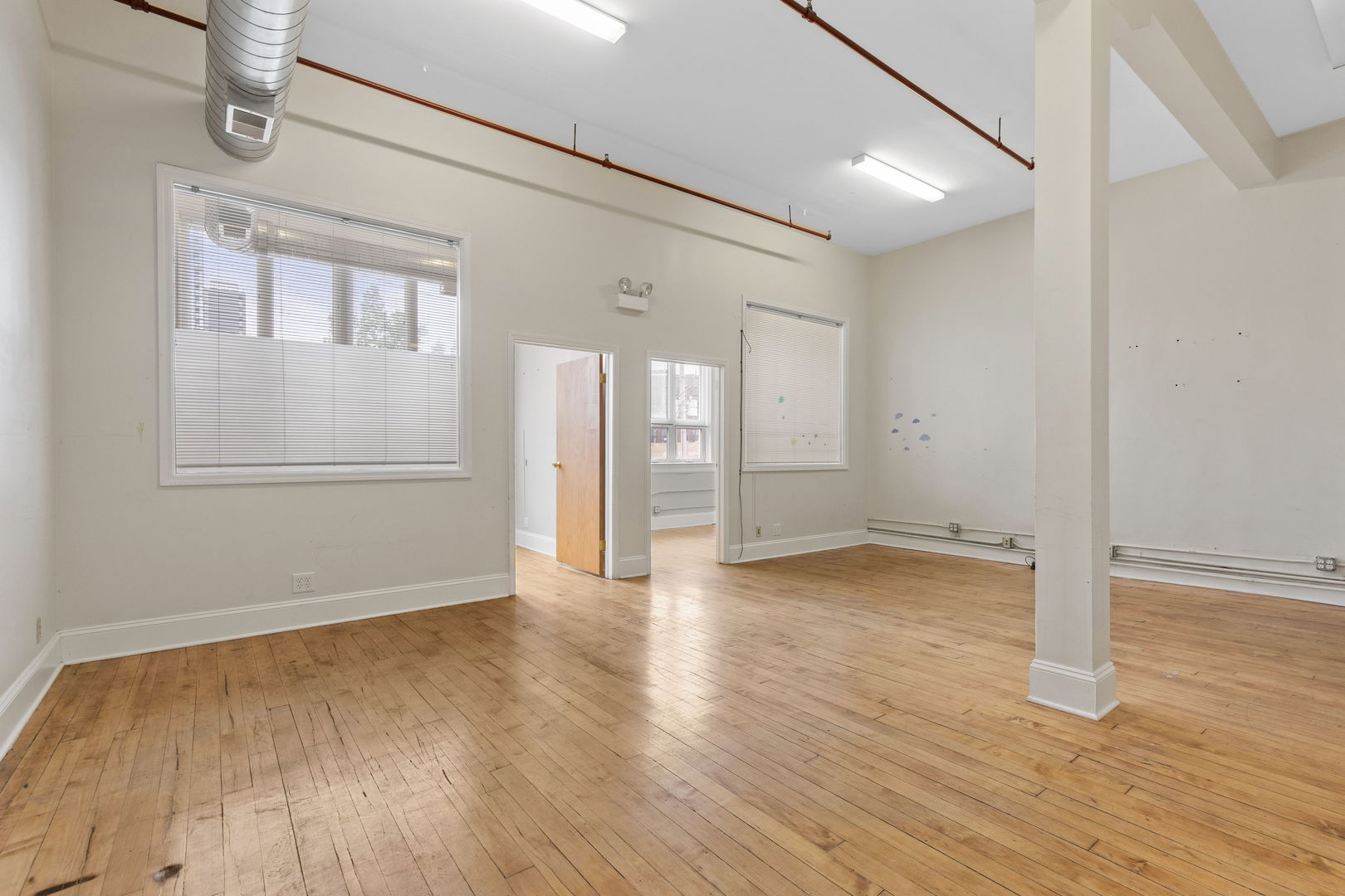 1404 W FULTON Street
