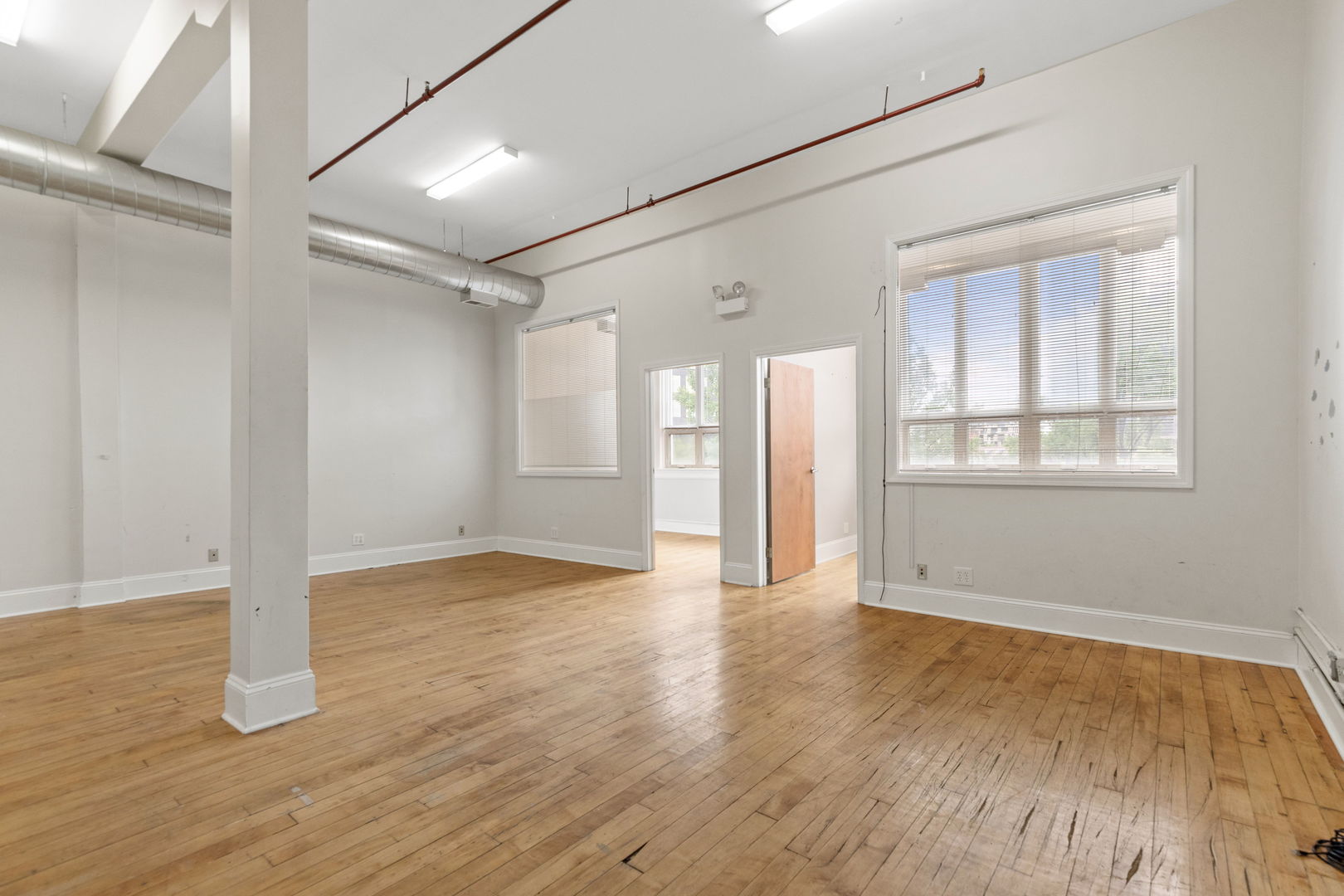 1404 W FULTON Street