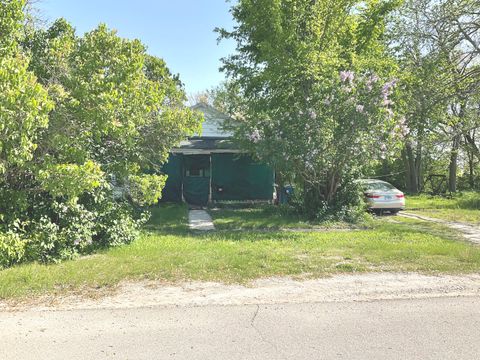 Photo of 207 W Williams Street, Dwight, IL 60420 (MLS # 12362224) Photo of 207 W Williams Street, Dwight, IL 60420 (MLS # 12362224)