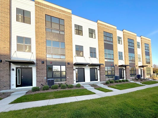 ADDRESS PRIVATE, WARRENVILLE, IL  - Image 3dee9dab9ada2e83f589929228cb03eb/1741491888