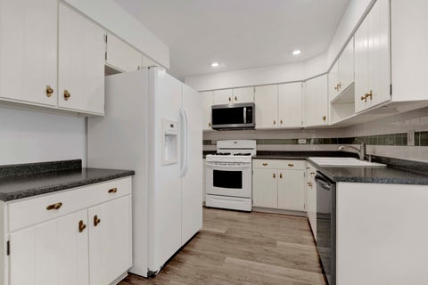 Tiny photo for 4100 Hudson Drive, Hoffman Estates, IL 60192 (MLS # 12733375)