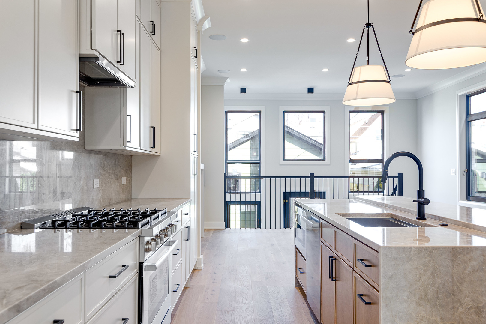 3721 N Whipple Street