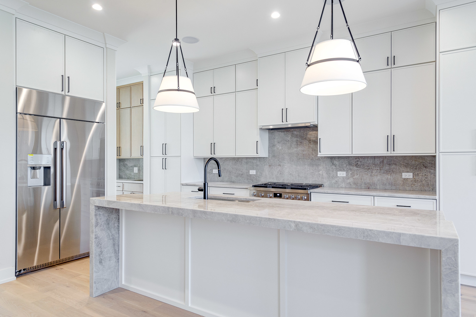 3721 N Whipple Street