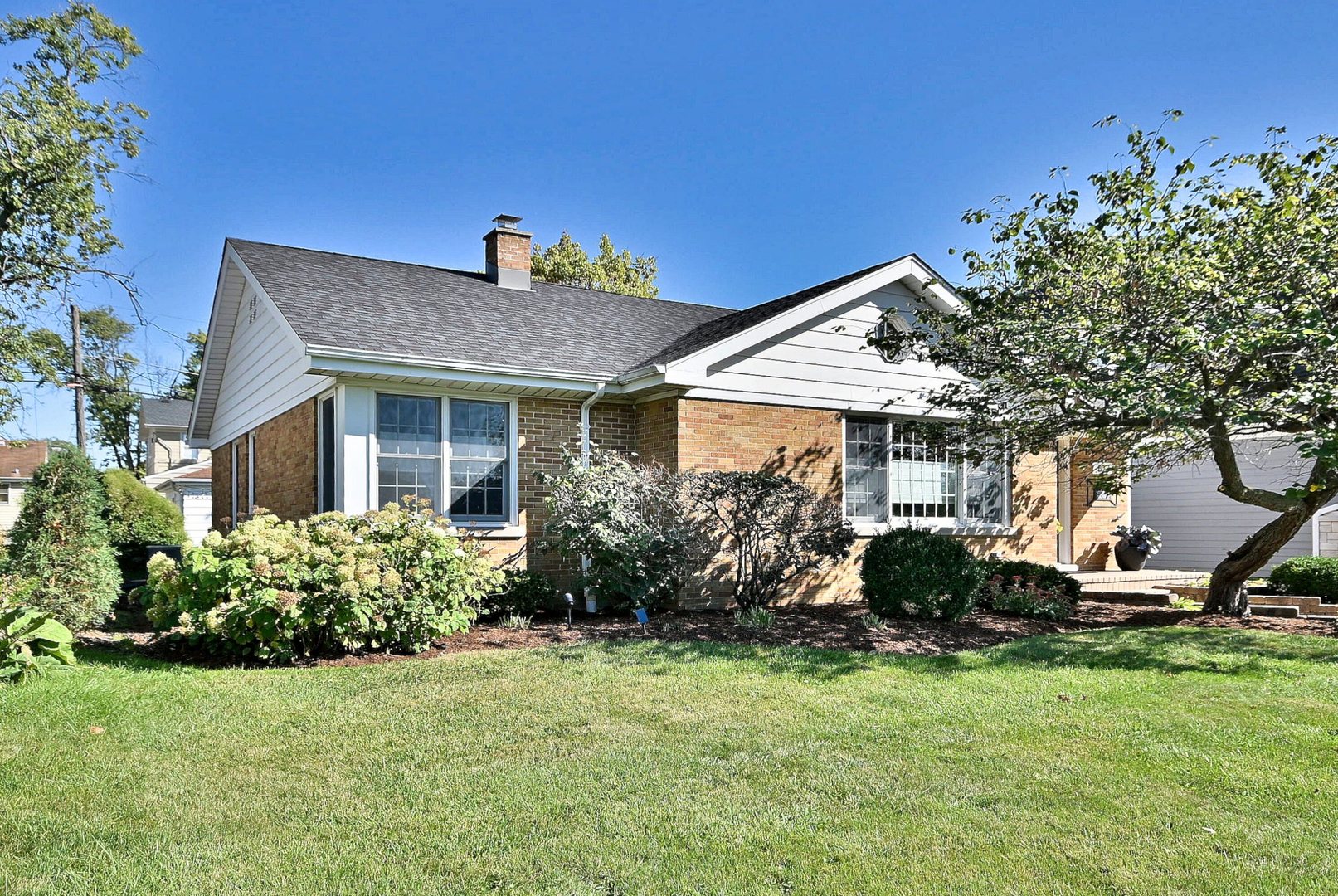 827 S Kearsage Avenue