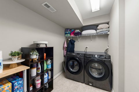 Tiny photo for 274 Comstock Drive, Elgin, IL 60124 (MLS # 12751569)