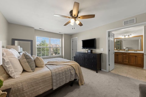 Tiny photo for 274 Comstock Drive, Elgin, IL 60124 (MLS # 12751569)