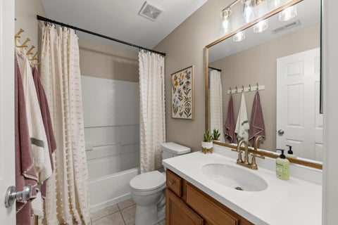 Tiny photo for 274 Comstock Drive, Elgin, IL 60124 (MLS # 12751569)