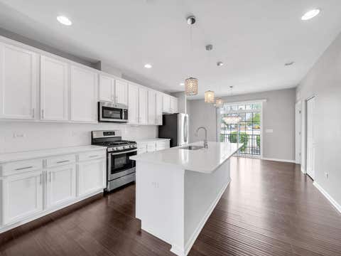 Tiny photo for 2534 Huntleigh Lane, Woodridge, IL 60517 (MLS # 12617251)