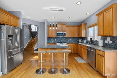 Tiny photo for 945 Wyndham Drive, South Elgin, IL 60177 (MLS # 12517585)