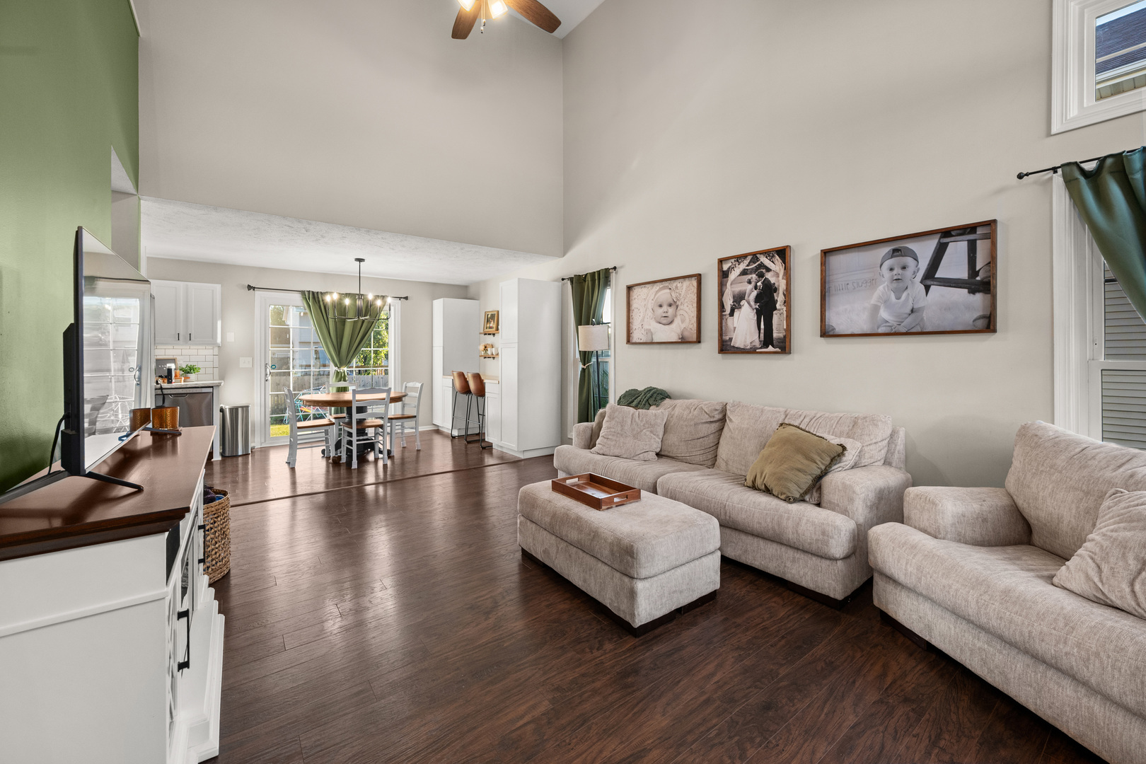710 Hawthorne Lane