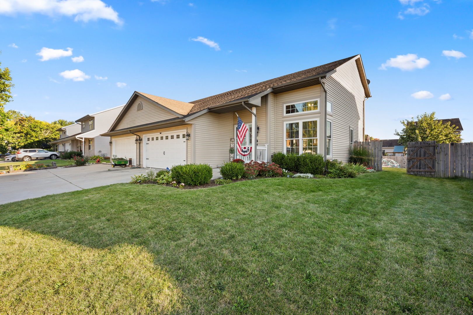 710 Hawthorne Lane