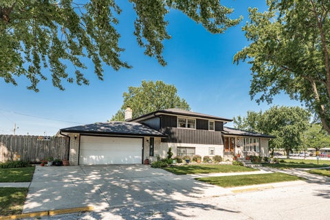 Tiny photo for 801 Memorial Drive, Calumet City, IL 60409 (MLS # 12783127)