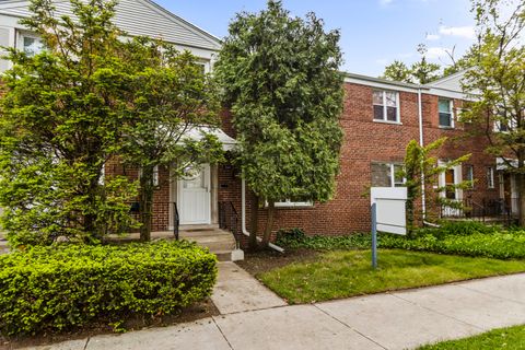 2321 W Birchwood Avenue Chicago IL 60645
