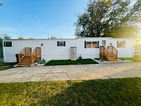 1824 Huckleberry Lane Sycamore IL 60178