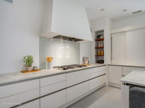 Tiny photo for 305 W Fullerton Parkway #4W, Chicago, IL 60614 (MLS # 12421633)