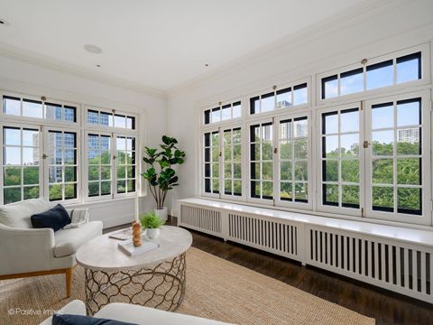 Tiny photo for 305 W Fullerton Parkway #4W, Chicago, IL 60614 (MLS # 12421633)