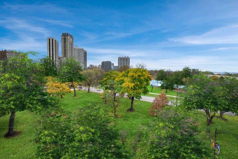Tiny photo for 305 W Fullerton Parkway #4W, Chicago, IL 60614 (MLS # 12421633)