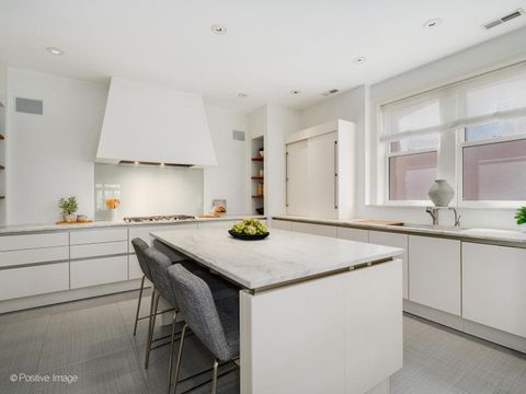 Tiny photo for 305 W Fullerton Parkway #4W, Chicago, IL 60614 (MLS # 12421633)