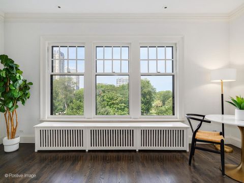 Tiny photo for 305 W Fullerton Parkway #4W, Chicago, IL 60614 (MLS # 12421633)