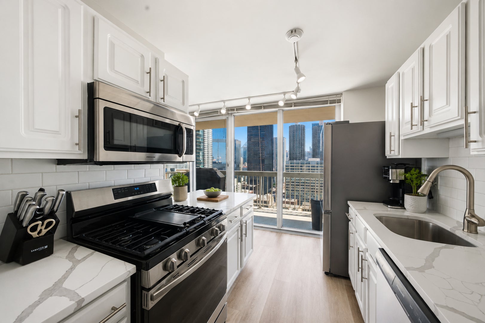545 N Dearborn Street 2607