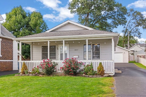 Photo of 1917 N Hickory Street, Crest Hill, IL 60403 (MLS # 12756961)